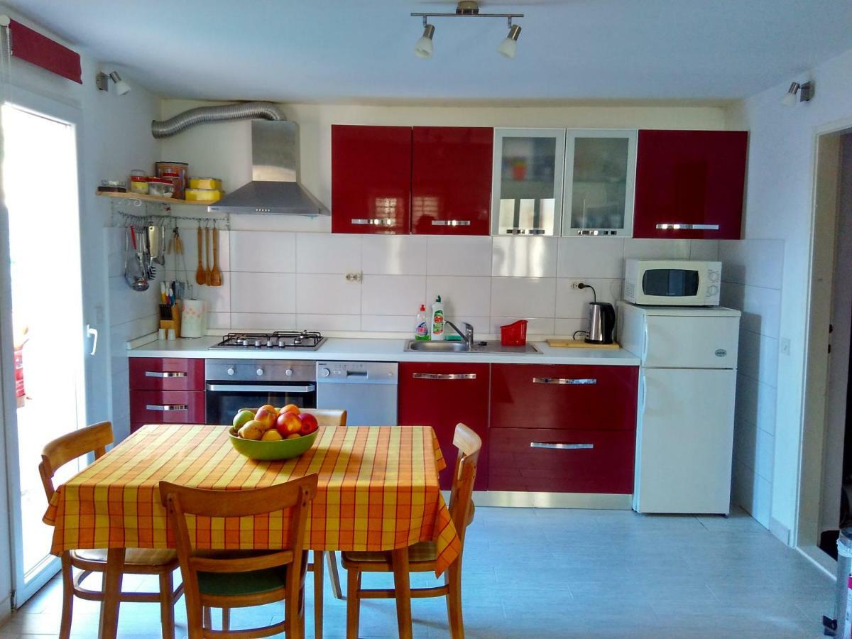 Apartman Nora Apartment ฮวาร์ ภายนอก รูปภาพ
